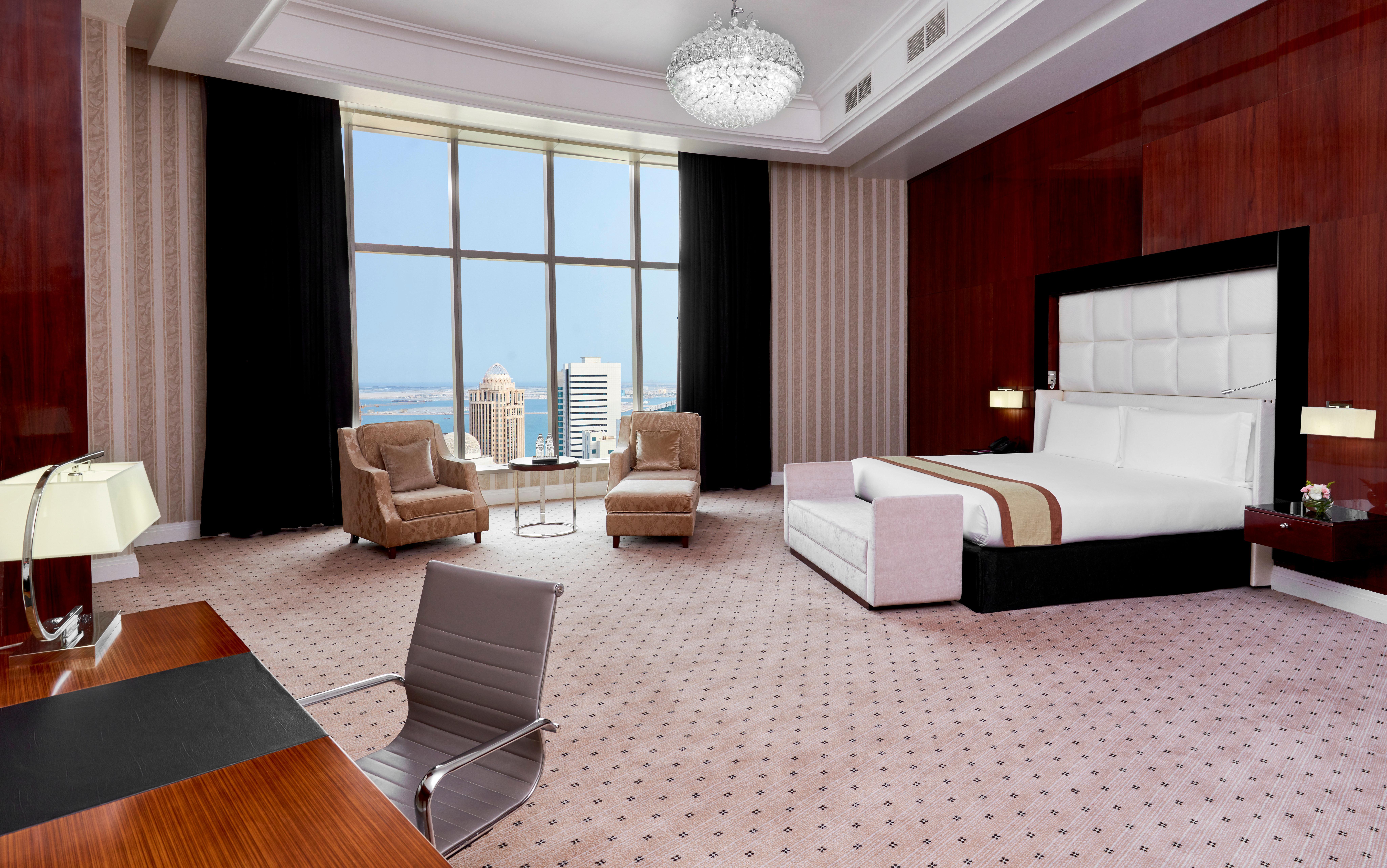 Best Plaza West Bay Hotel Doha Luaran gambar Suite