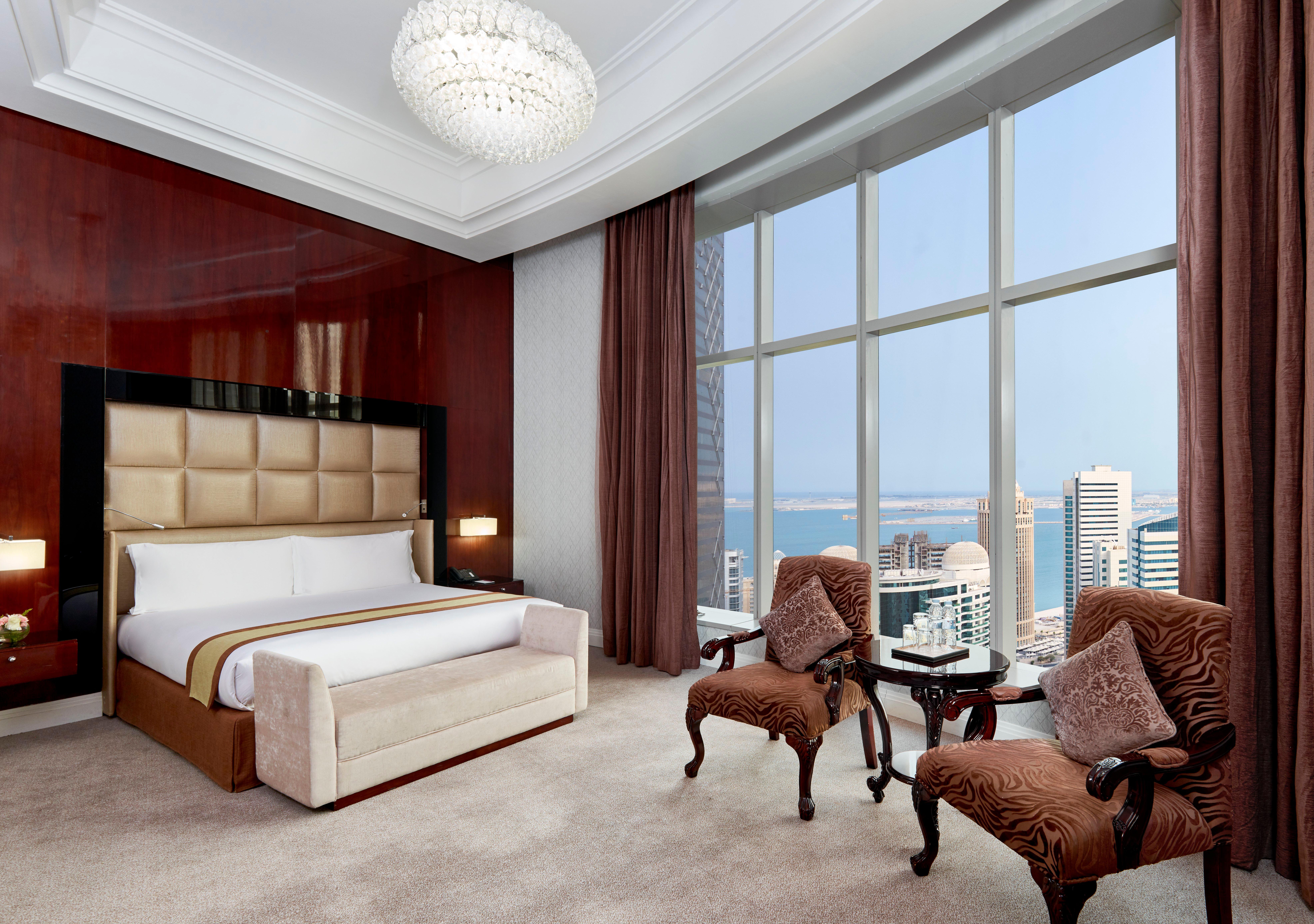 Best Plaza West Bay Hotel Doha Luaran gambar A bedroom at the Jumeirah Atlantis