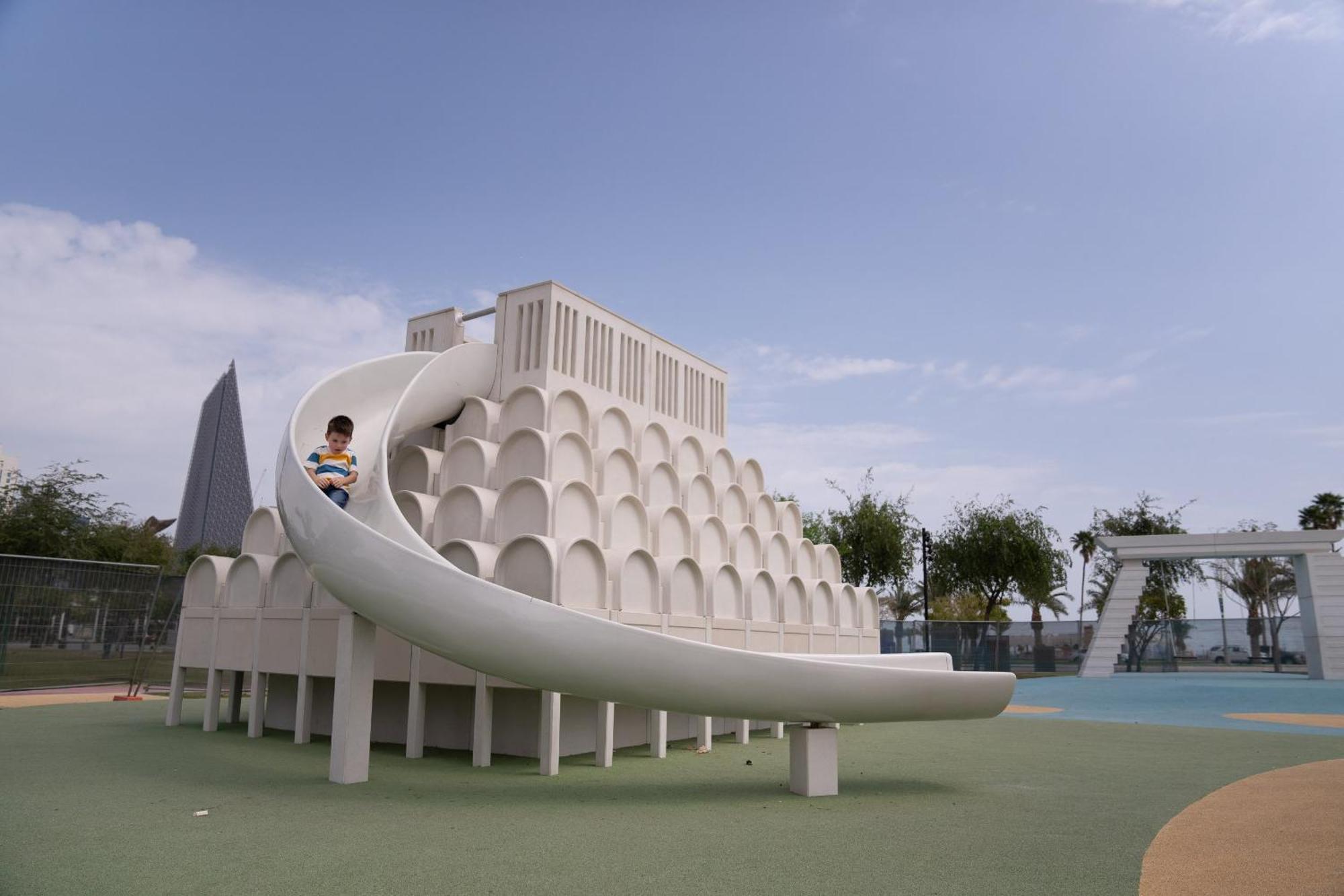 Best Plaza West Bay Hotel Doha Luaran gambar Playground at the park